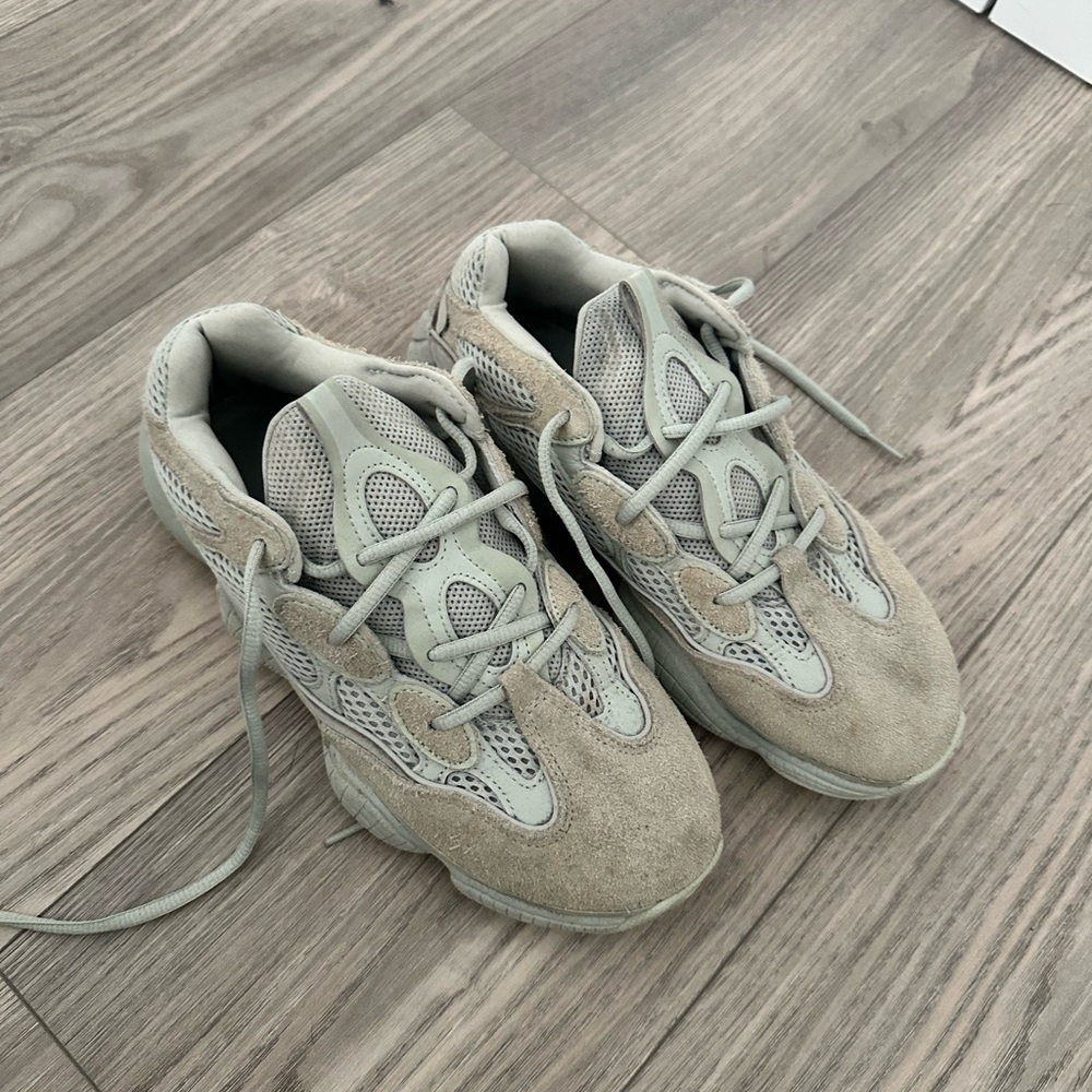Yeezy 500 Ash grey size 7.5US good condition as pictured